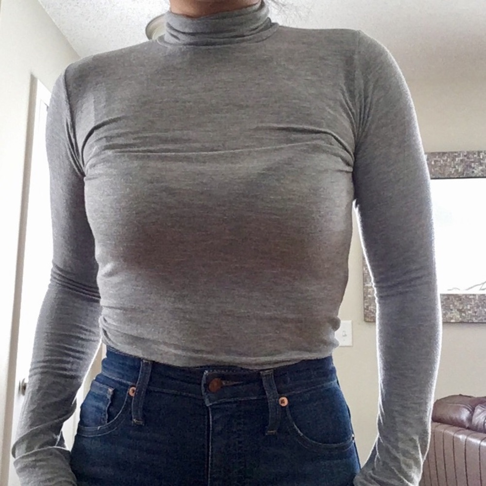 Brandy Melville grey turtleneck long-sleeve shirt